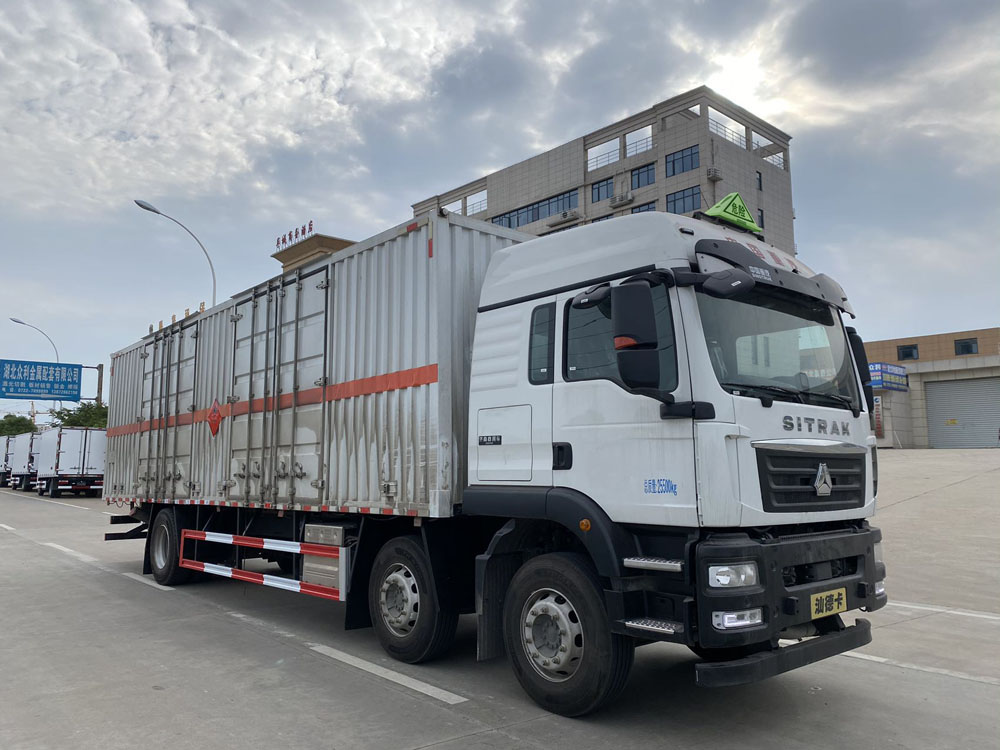 易燃液體廂式運(yùn)輸車，廂式運(yùn)輸車，楚勝汽車集團(tuán)